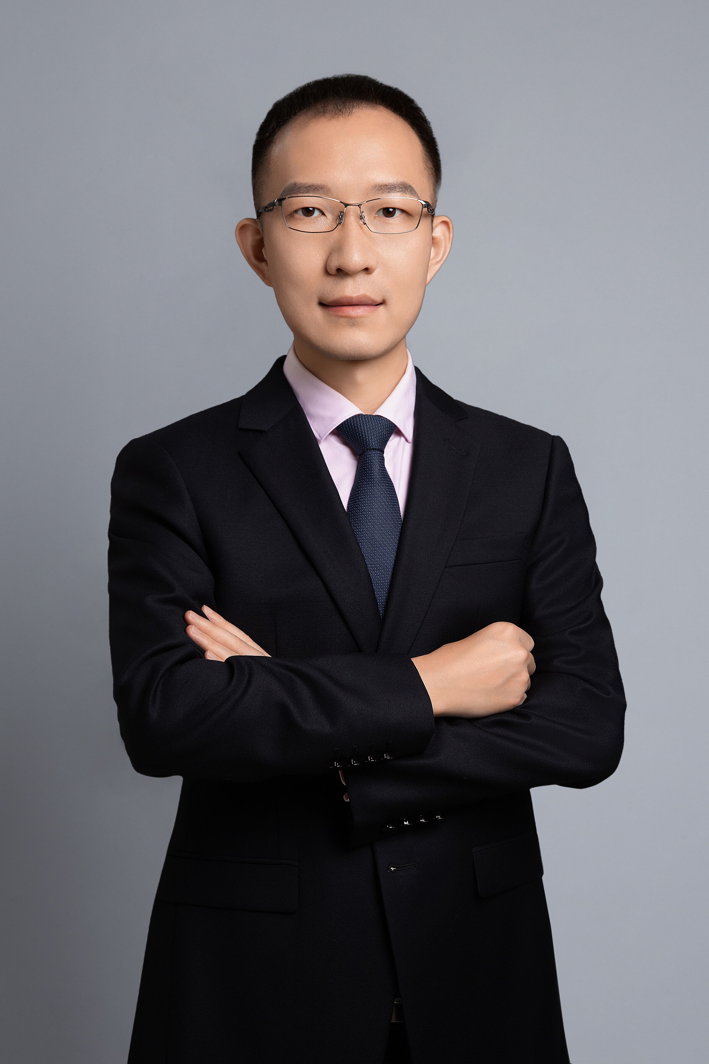 沈成（新灰色底）.jpg